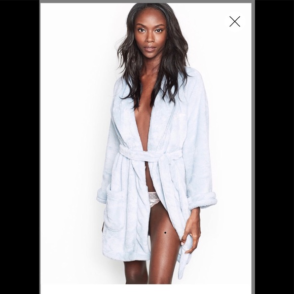 Victoria's Secret Other - NWT Victoria’s Secret Cozy Hooded Short Robe Victoria's Secret Other - NWT Victoria’s Secret Cozy Hooded Short Robe